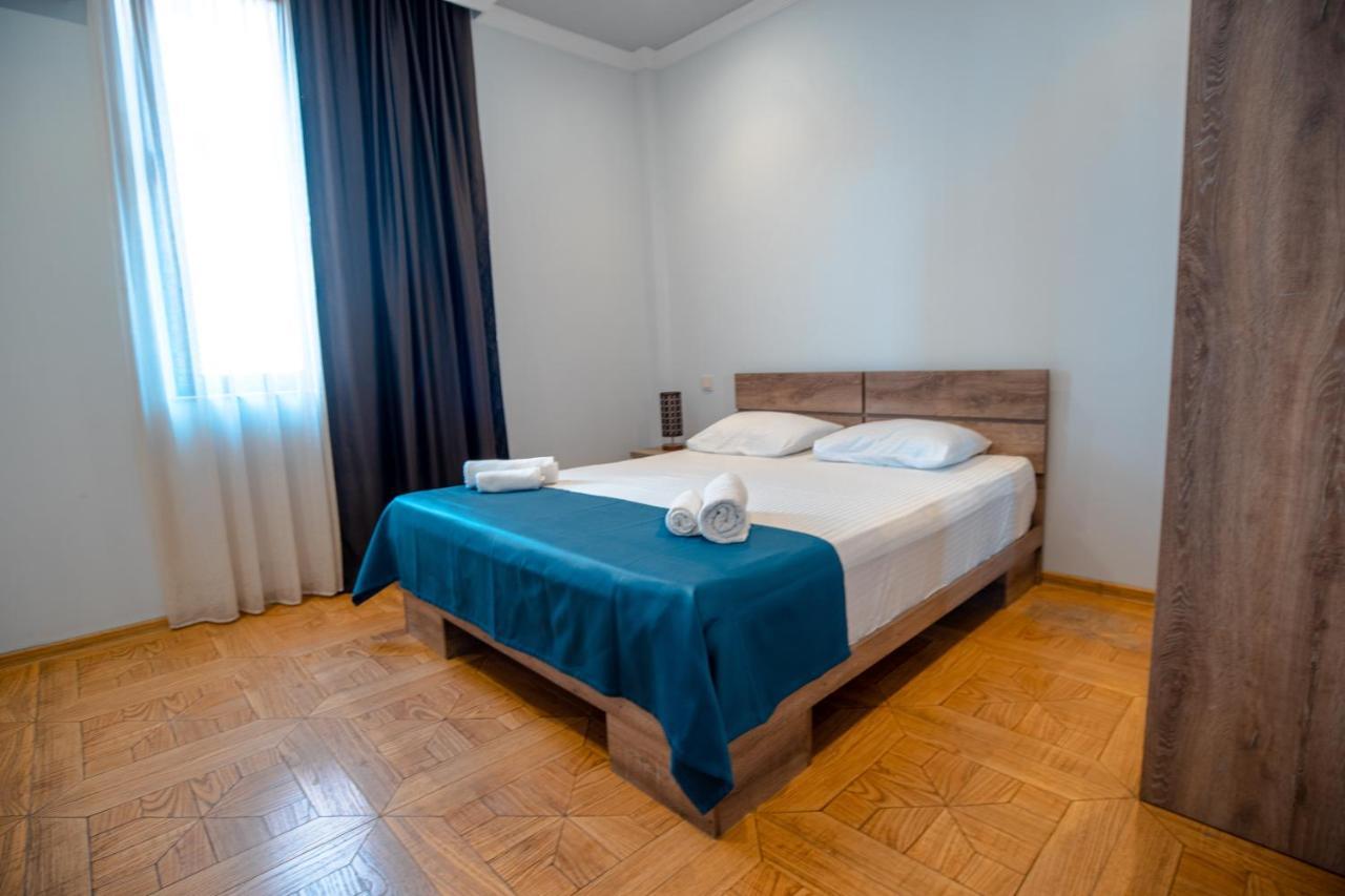 Hotel Porto Franco Batumi Esterno foto