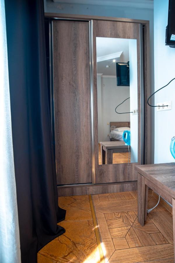 Hotel Porto Franco Batumi Esterno foto