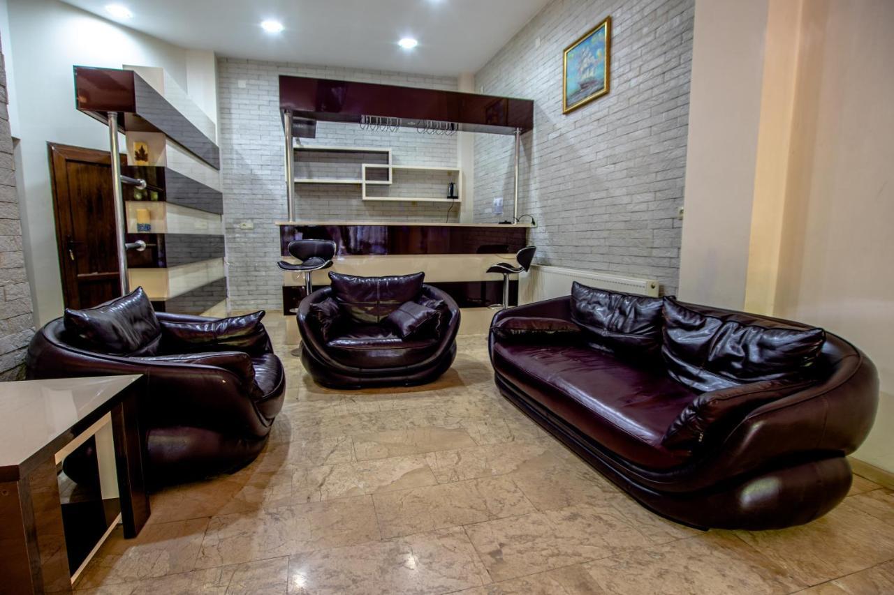 Hotel Porto Franco Batumi Esterno foto