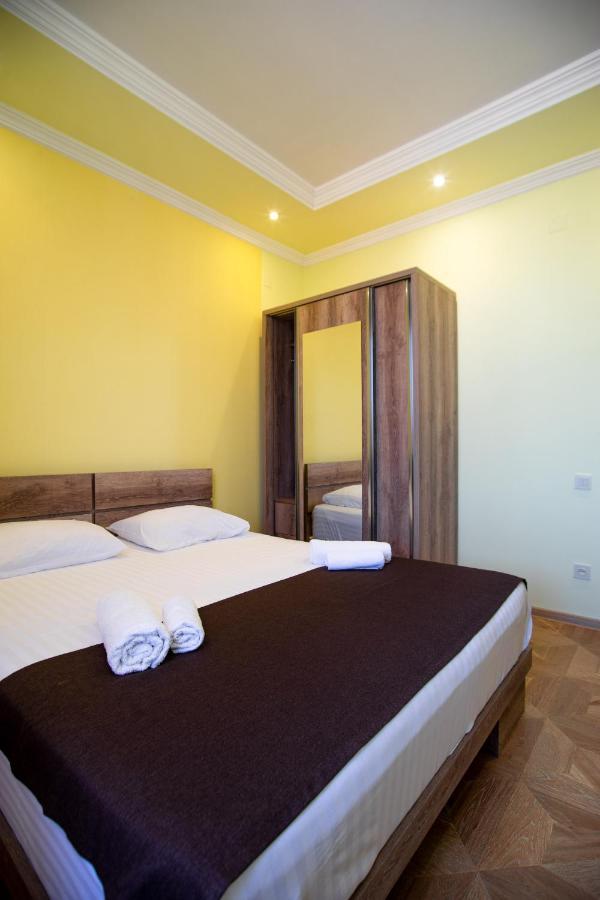 Hotel Porto Franco Batumi Esterno foto