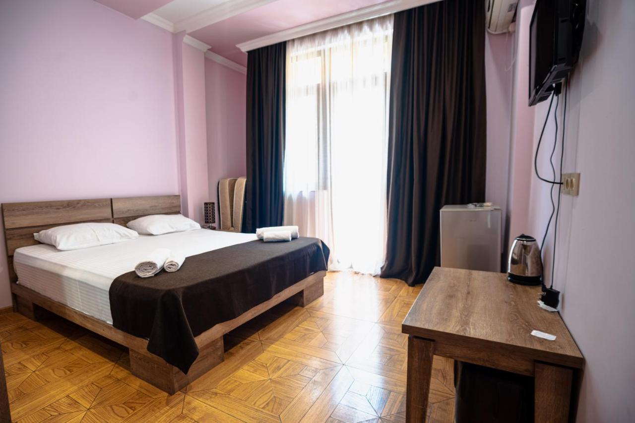 Hotel Porto Franco Batumi Esterno foto