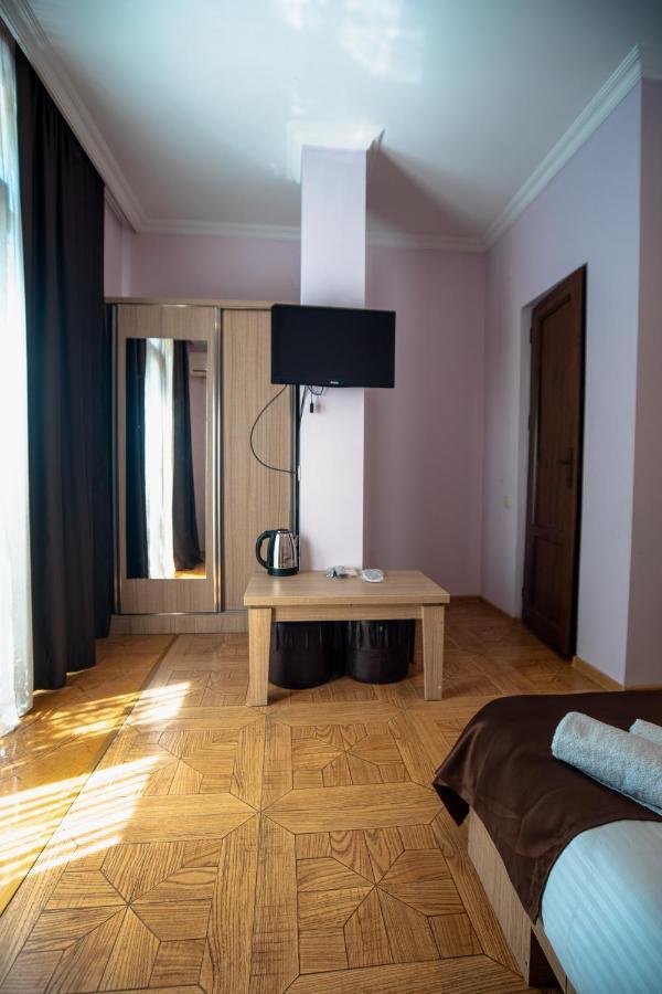 Hotel Porto Franco Batumi Esterno foto