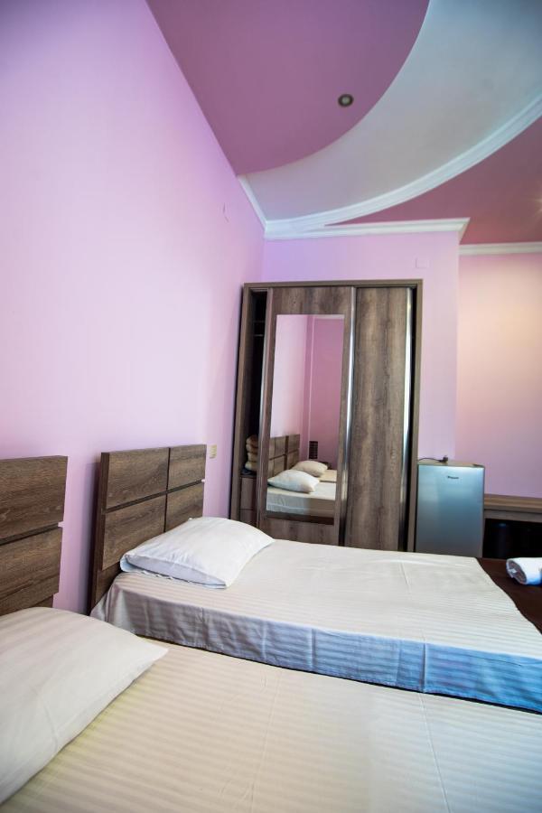 Hotel Porto Franco Batumi Esterno foto