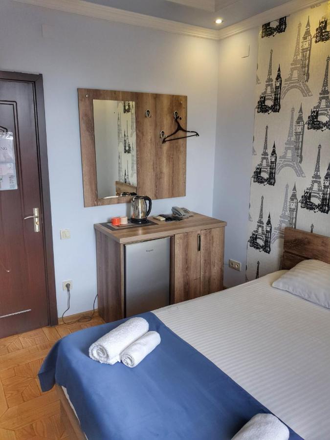Hotel Porto Franco Batumi Esterno foto