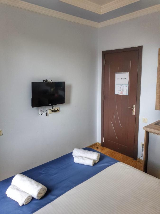 Hotel Porto Franco Batumi Esterno foto