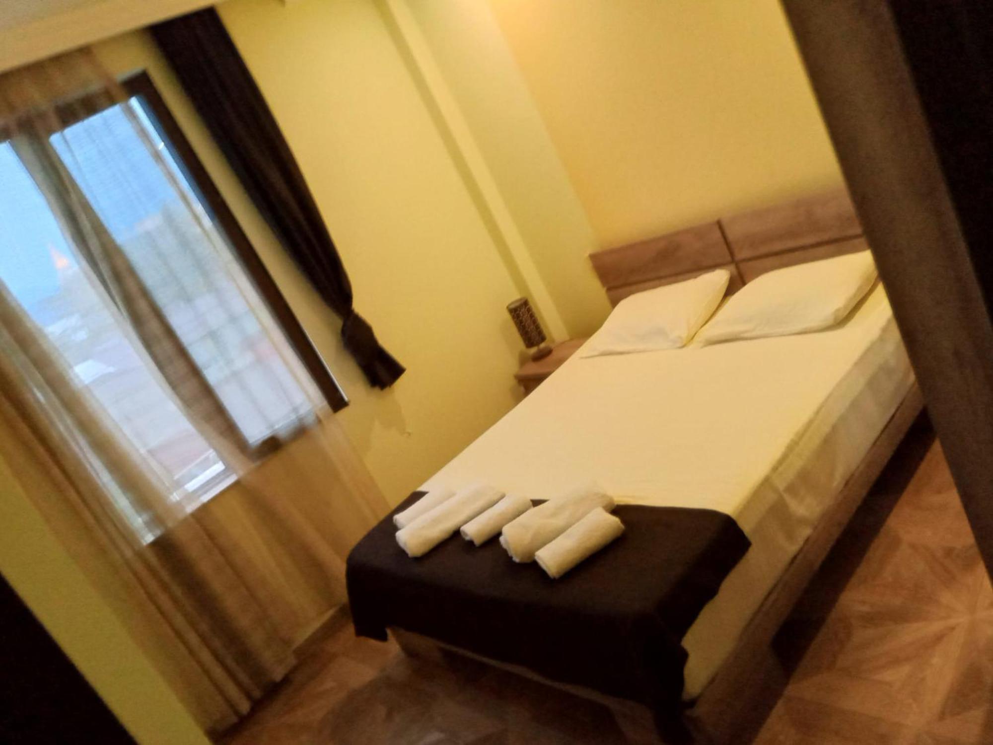 Hotel Porto Franco Batumi Esterno foto
